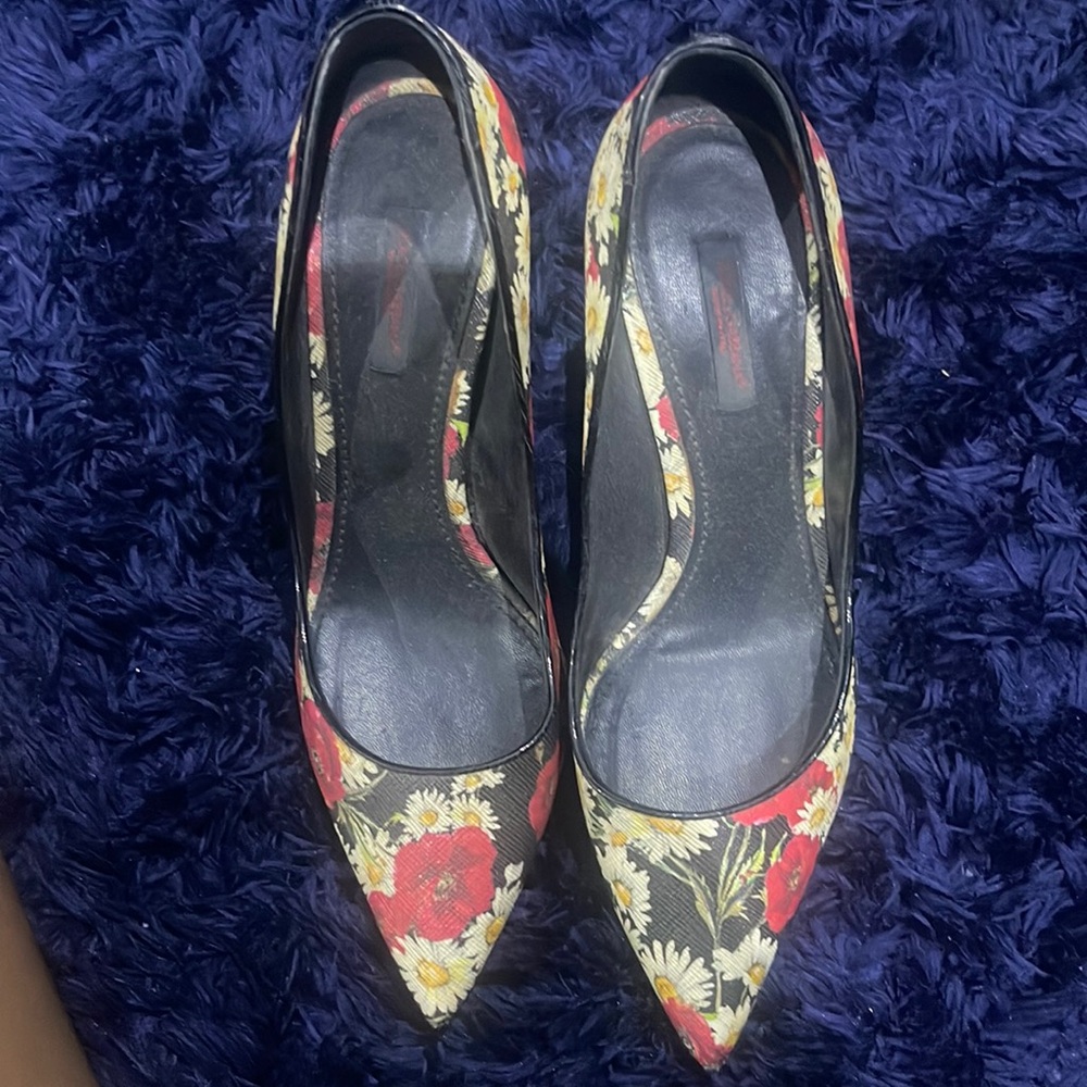Dolce and gabanna flower pumps. 39